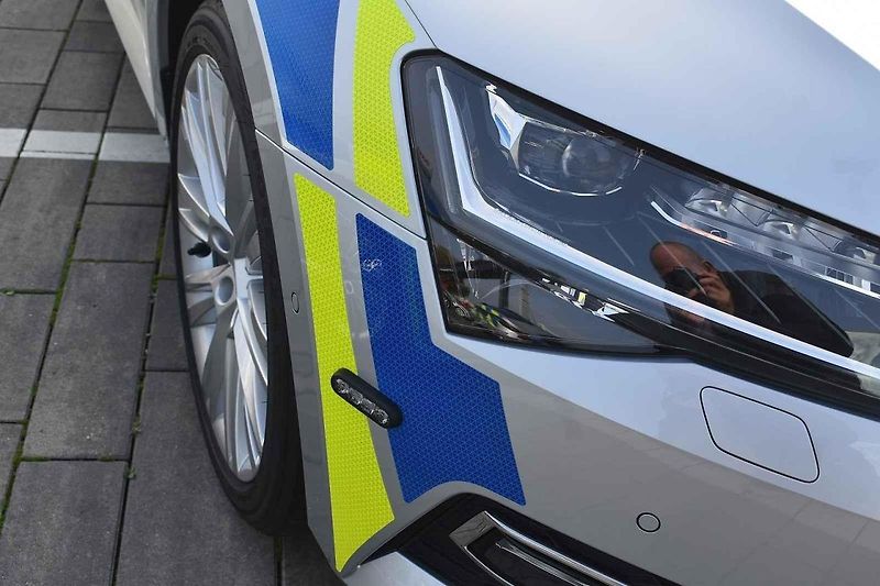 Nové Superby si policisté převzali přímo v areálu automobilky