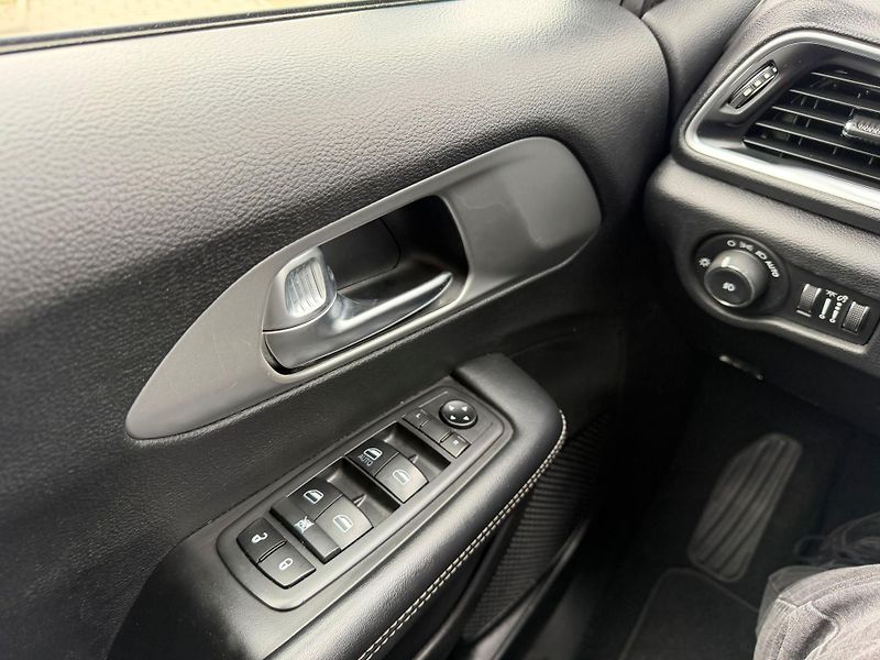 Chrysler Pacifica (2019) 3,6 Pentastar S Radar 360 2019 - fotka 20 z 20