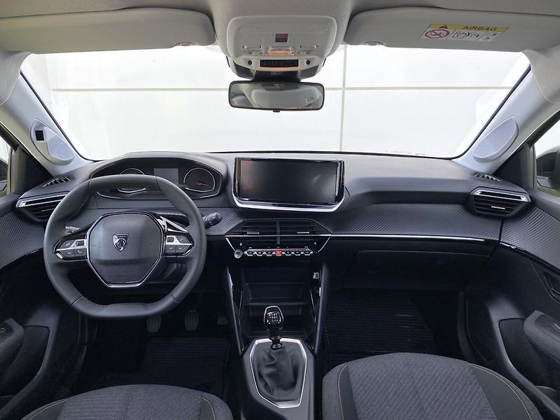 Peugeot 208 STYLE 1.2 TURBO 74kW - fotka 2 z 20