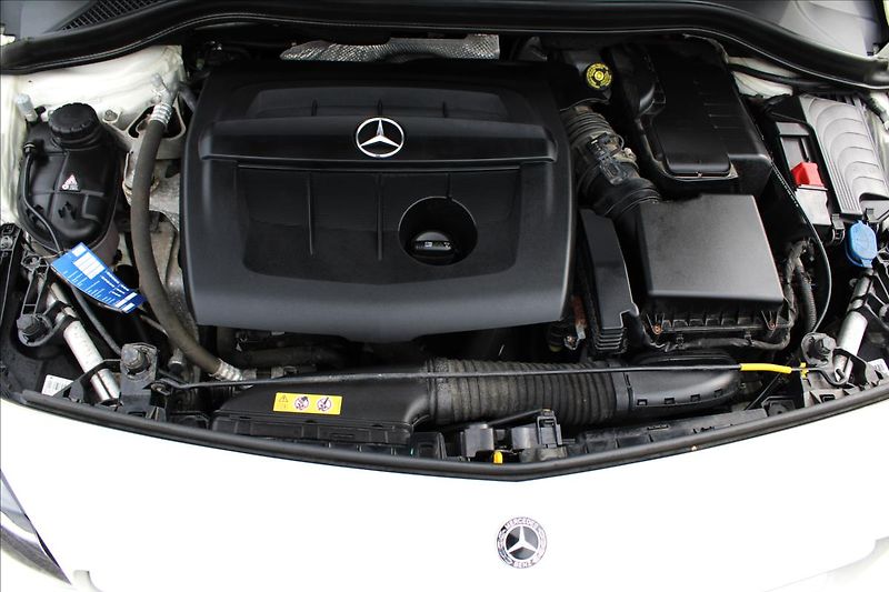 Mercedes-Benz Třídy B 180d NAVI, serviska,MANUAL - fotka 31 z 36