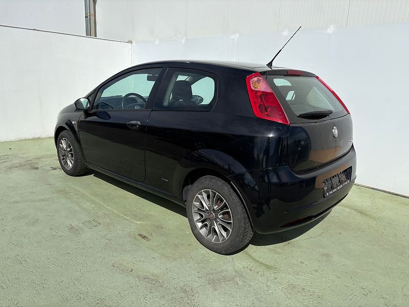 Fiat Punto 1.4i, 57kW, Klima - fotka 4 z 15