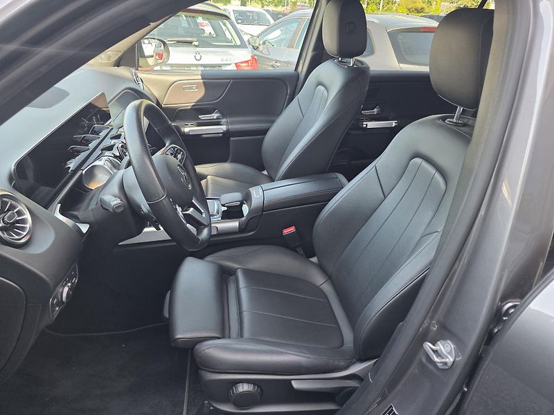 Mercedes-Benz GLB 200 - fotka 14 z 17