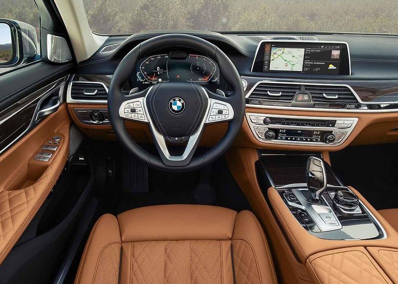 Do Ženevy se chystají elektromobily i sporťáky