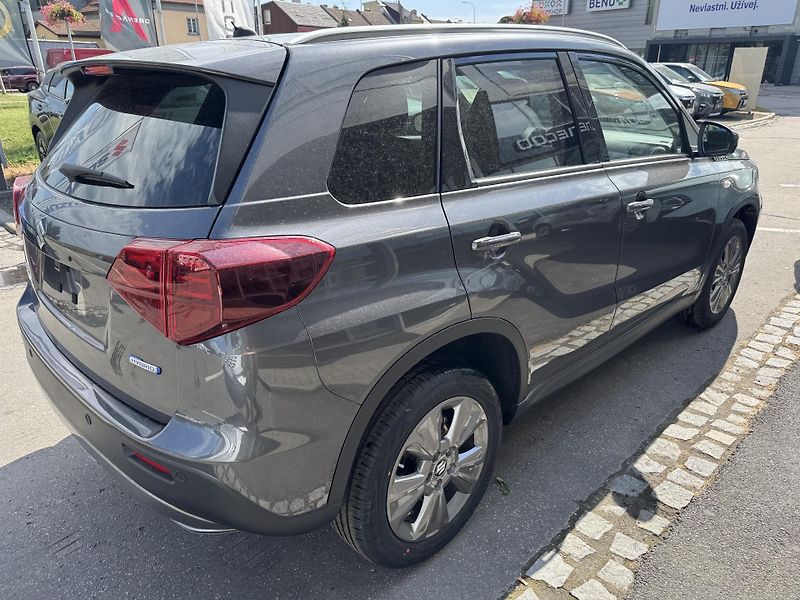 Suzuki Vitara (2026) 1,4 Premium hybrid - fotka 3 z 6