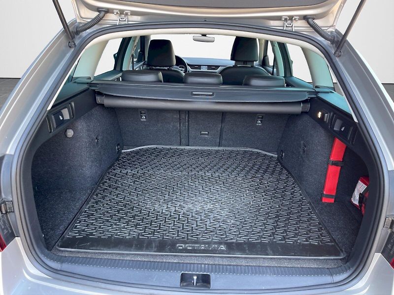 Škoda Octavia (2017) 1.4 TSI 110kW DSG Style Plus c - fotka 29 z 32