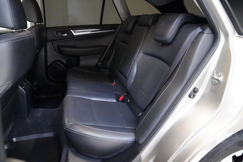 Subaru Outback - fotka 25 z 28