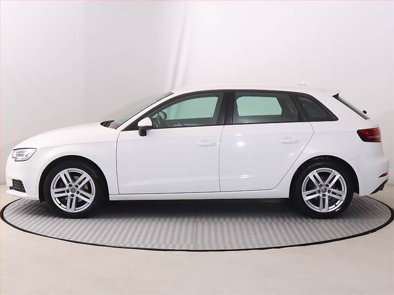 Audi A3 (2017) 1.4 TFSI, Automat, Navi - fotka 3 z 21