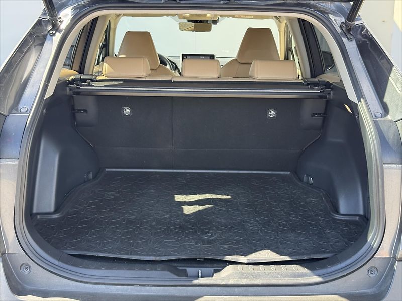 Toyota RAV4 2,5 Executive, 4x4, Hybrid - fotka 22 z 22