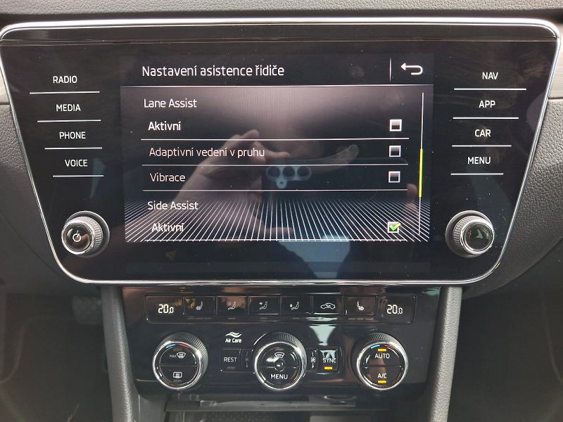 Škoda Superb (2019) Style Extra DSG 2,0TDi 140kW - fotka 20 z 35
