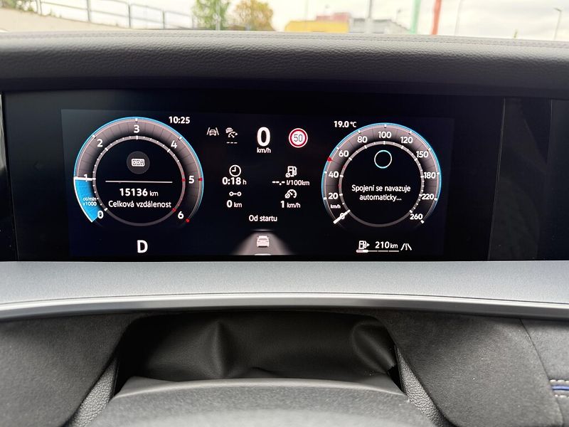Volkswagen Tayron DSG 4M 2,0 TDi 142 kW R-Line - fotka 8 z 25