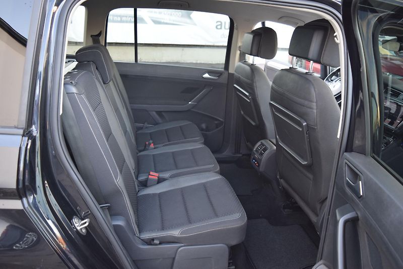 Volkswagen Touran (2021) 1.5TSI 110kw ACTIVE 7 MÍST NAV - fotka 38 z 41