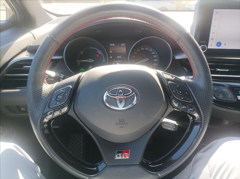 Toyota C-HR 2,0 GR Sport - fotka 12 z 17