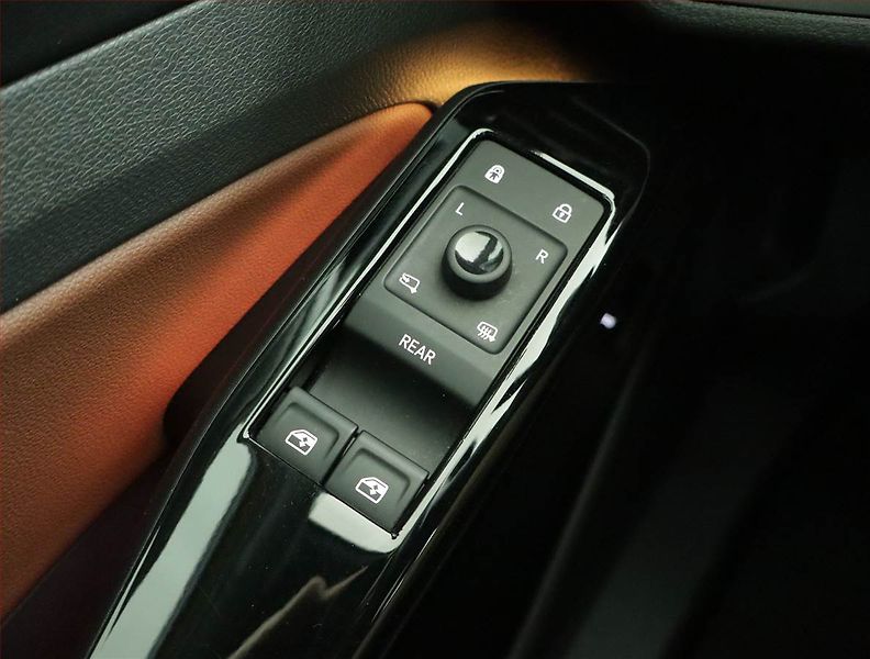 Volkswagen ID.4 (2021) Pro Perf. (82 kWh), SoH 91% - fotka 17 z 21