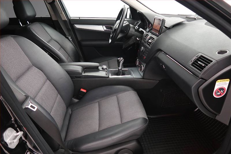 Mercedes-Benz Třídy C (2009) C 350 CDI, Navi, Xenony - fotka 9 z 18