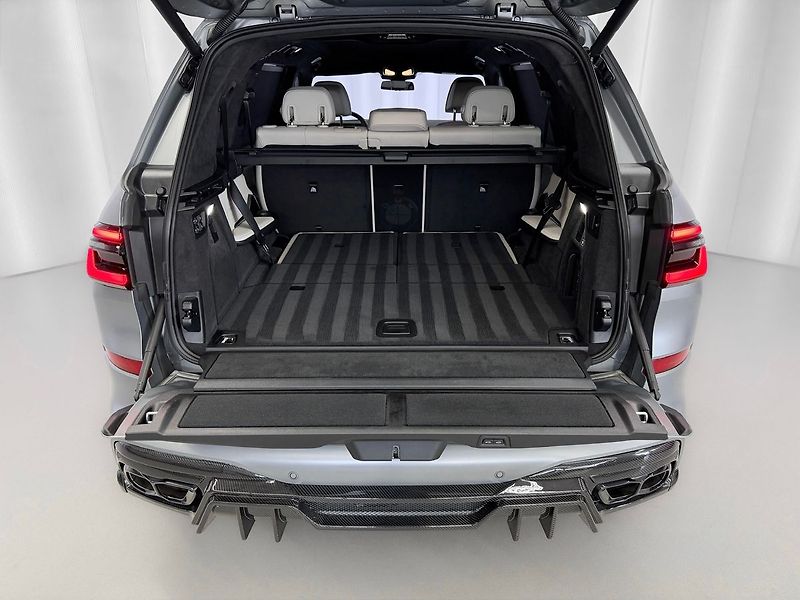 BMW X7 M60i xDrive LARTE DESIGN, B&W - fotka 40 z 40