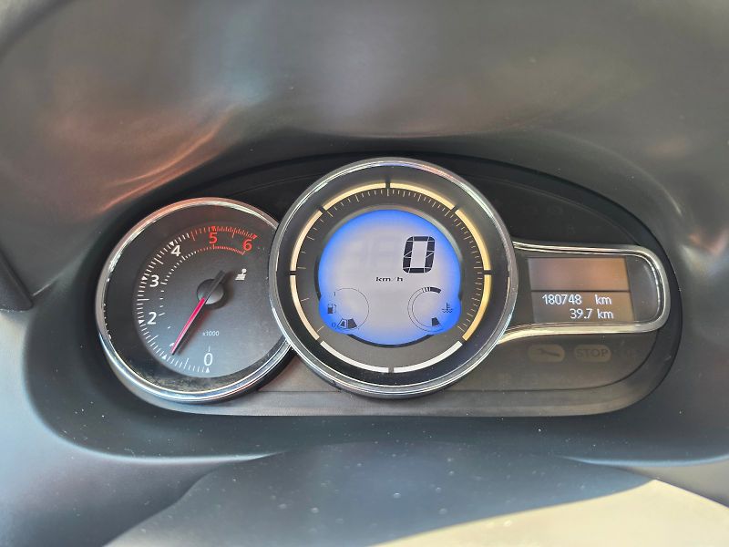 Renault Fluence (2013) 1,6DCI 96KW - fotka 7 z 24