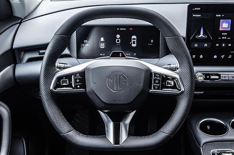 MG MGS5 EV (2026) LR 64 kWh  Exclusive - fotka 17 z 22