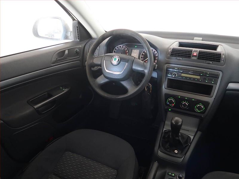 Škoda Octavia (2010) 1.9 TDI, po STK, jezdí výborně - fotka 7 z 14