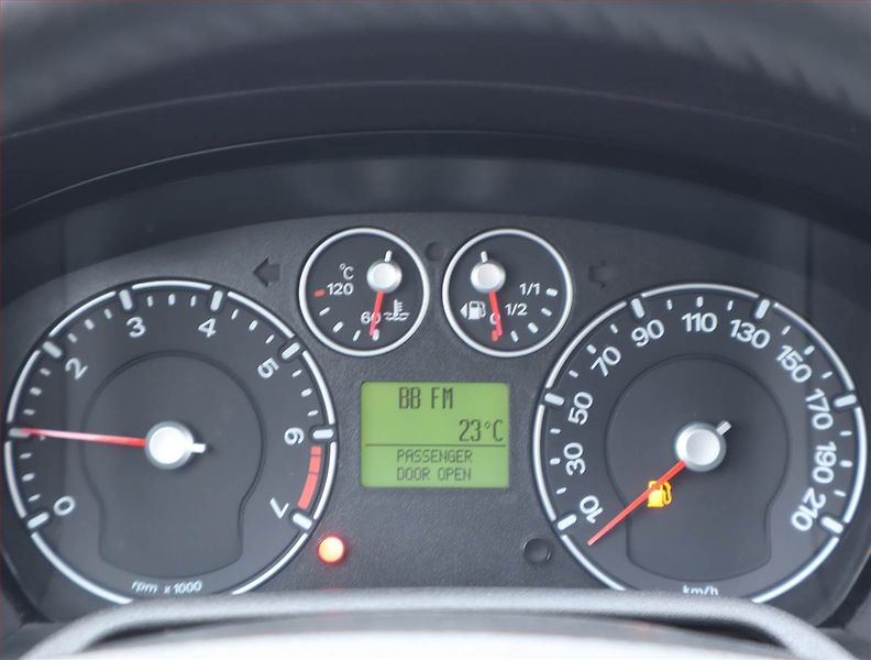 Ford Fusion (2008) 1.4, v provozu - fotka 10 z 14