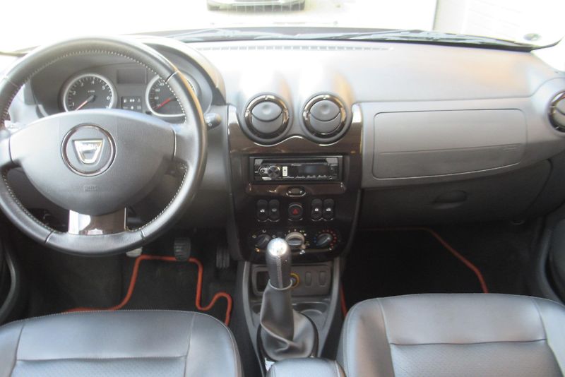 Dacia Duster 1.6i KLIMA SADA KOL - fotka 9 z 20