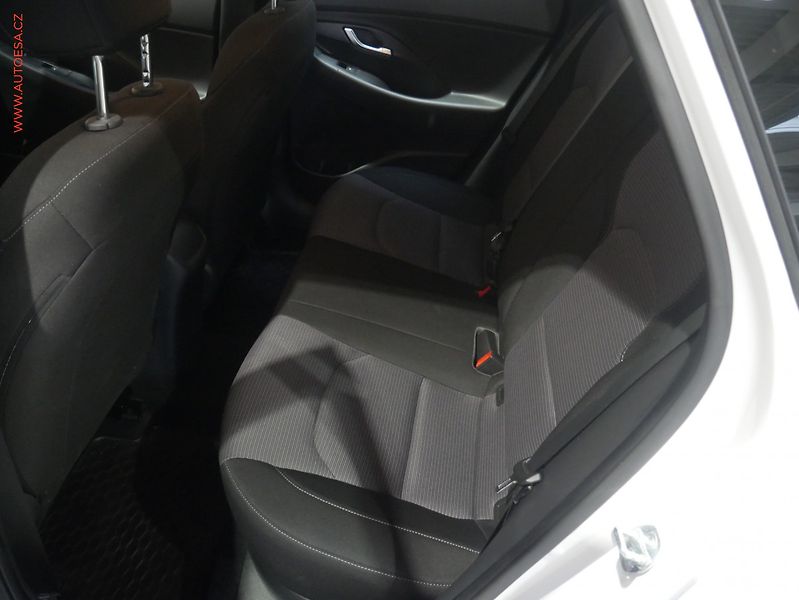 Hyundai i30 (2020) 1.0T-GDi, ČR, AC, temp - fotka 10 z 17