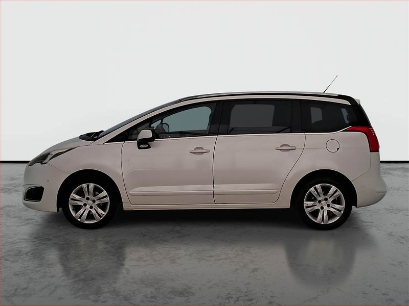 Peugeot 5008 (2014) 1.6 HDi, 7 míst, Navi - fotka 3 z 21
