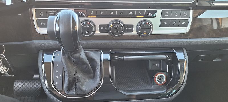 Volkswagen Multivan (2017) T6 2,0TDi 150kW DSG Highline - fotka 19 z 42
