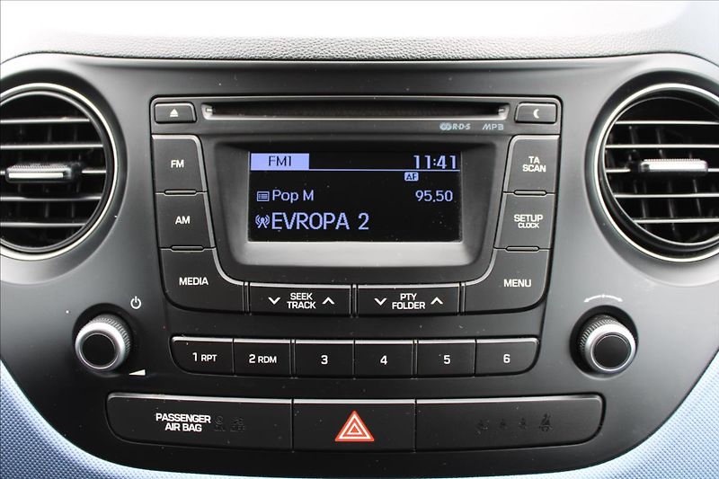 Hyundai i10 1,0 i  NOVÉ V ČR,1.MAJITEL - fotka 11 z 21