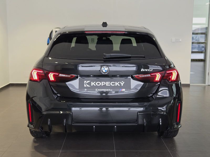 BMW Řada 1 (2025) 120d sDrive M Sport - fotka 5 z 16