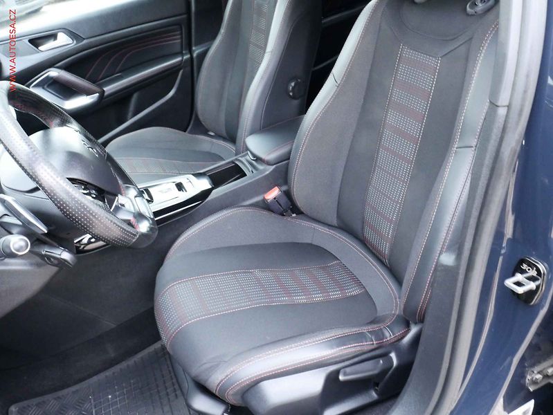 Peugeot 308 (2019) 1.5 HDi, 2.maj,ČR, AT, navi - fotka 9 z 16
