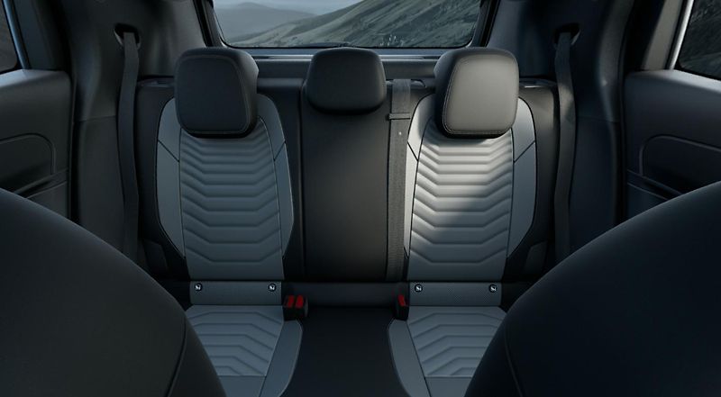 Jeep Avenger (2026) Altitude 1.2 Turbo e-Hybrid - fotka 6 z 6