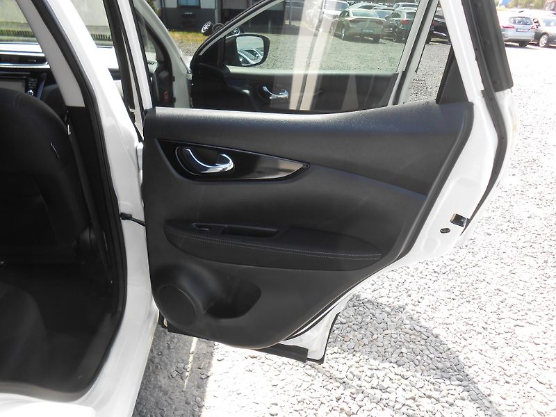 Nissan Qashqai 1.5DCi,LED,KAMERA,PANORAMA - fotka 22 z 49