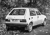 Vozy měly podvozek shodný s předchozími modely FV, jen náhradní kolo již nebylo v motorovém prostoru, ale v prohlubni podlahy zavazadlového prostoru. S hmotností (a jistě i rozpočtem) se šetřilo natolik, že auta přišla o plynové vzpěry víka kufru.