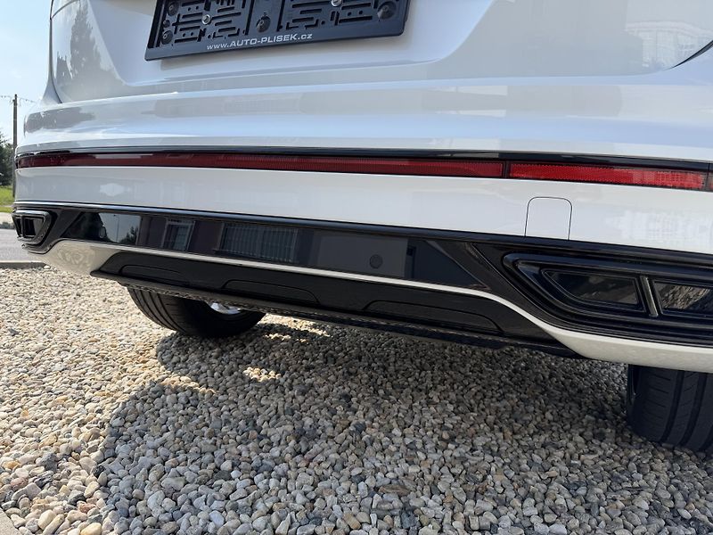 Volkswagen Tiguan R-Line 2,0 TSi/180kW 4x4 DSG - fotka 97 z 114
