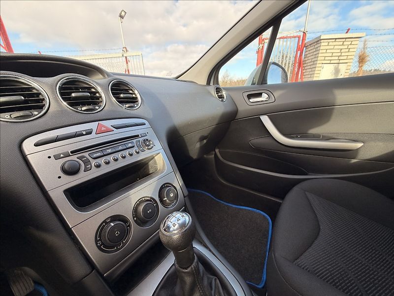 Peugeot 308 1,4 16V KLIMA - fotka 11 z 23