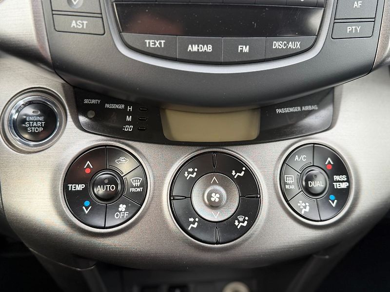 Toyota RAV4 2.2 D-CAT 110KW*4X4*71.TIS KM* - fotka 24 z 28