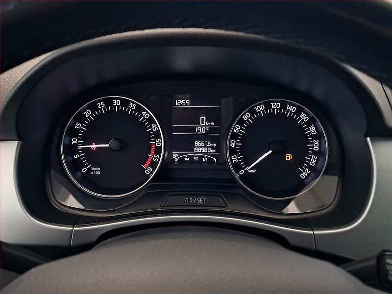 Škoda Fabia (2016) 1.4 TDI, Xenony - fotka 10 z 14
