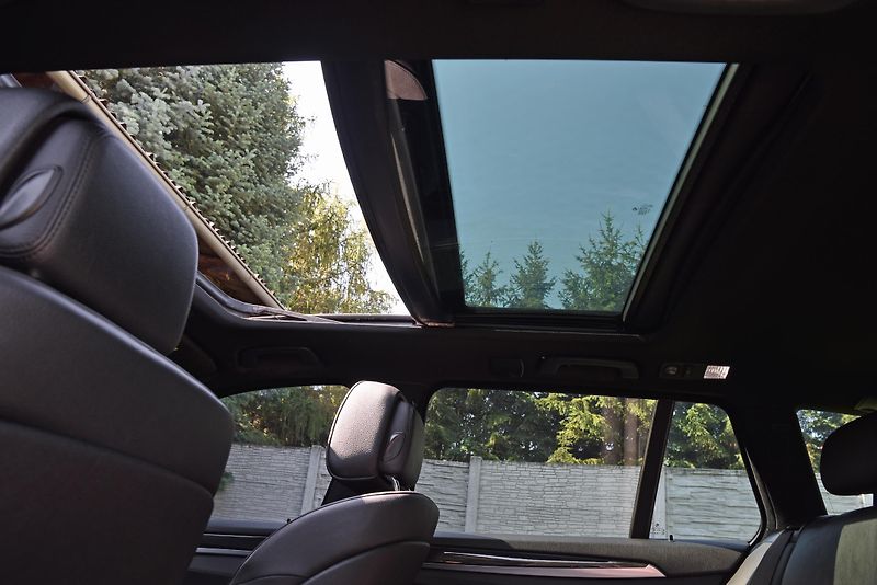 BMW Řada 5 520d M SPORT PAKET, PANORAMA - fotka 35 z 51