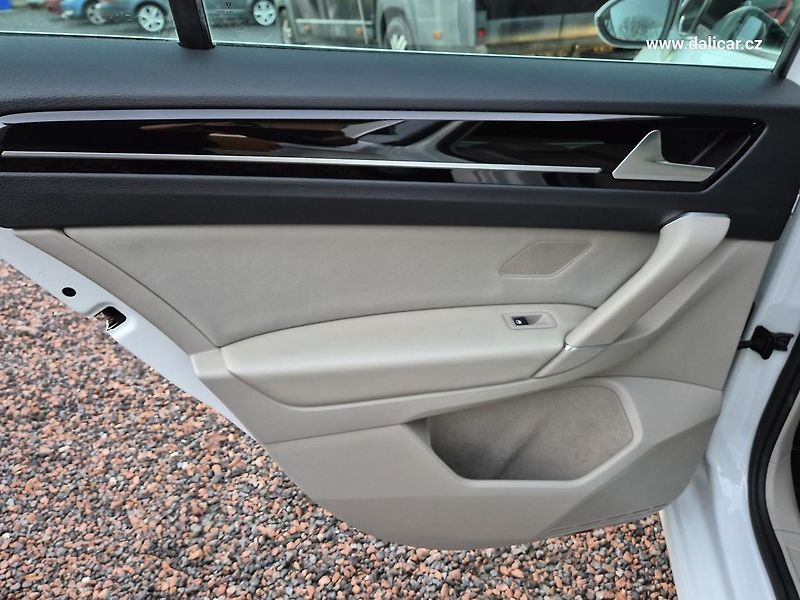 Volkswagen Golf Sportsvan (2016) 2.0TDi 110KW Highline původ ČR - fotka 40 z 51