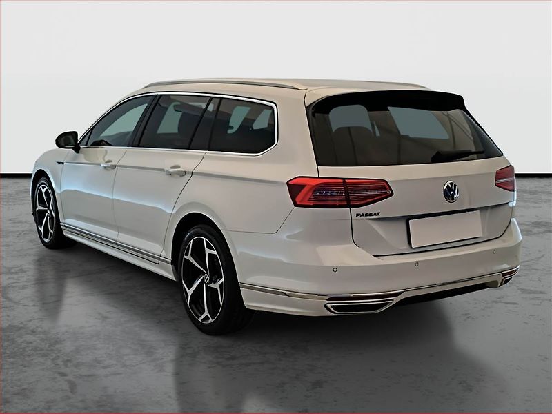 Volkswagen Passat (2018) R-Line 2.0 TDI, Automat, Kůže - fotka 4 z 20