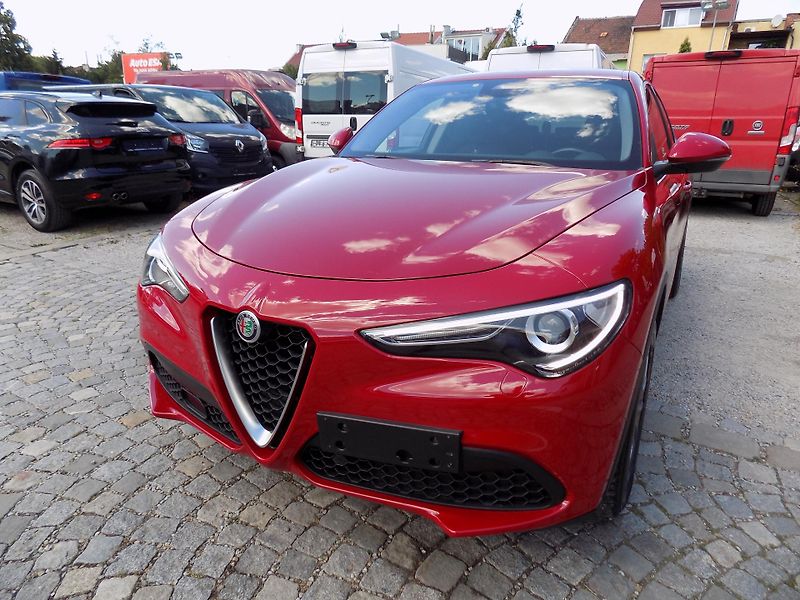 Alfa Romeo Stelvio 2,2 JTD 140 KW Q4 - fotka 2 z 40