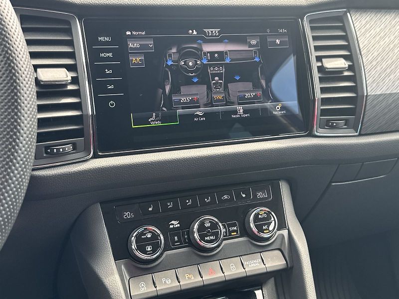 Škoda Kodiaq (2023) 2.0 TSI 4x4 DSG Style Plus - fotka 26 z 36