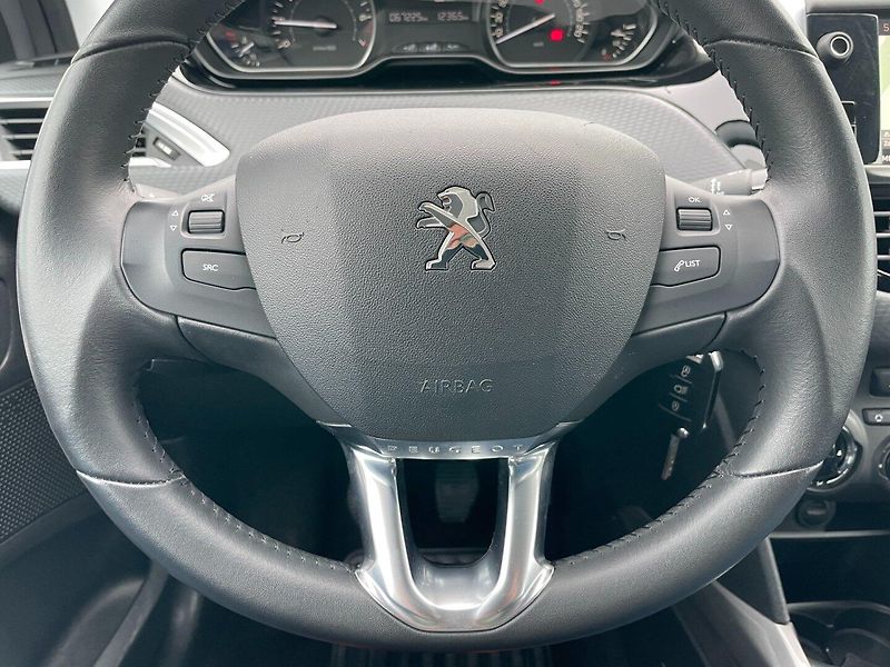 Peugeot 2008 (2019) 1.2PT 61kW Navigace! Car Play - fotka 20 z 25