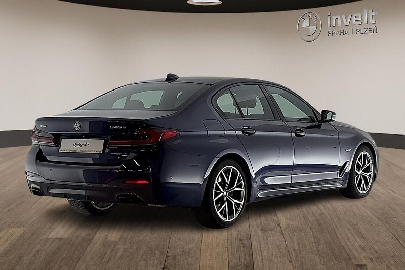 BMW Řada 5 545e xDrive - fotka 3 z 14