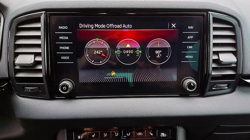 Škoda Karoq 2.0 TDI 110kW DSG 4x4 WEBASTO - fotka 36 z 50