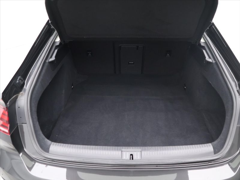 Volkswagen Arteon 2,0 TDi 140kW 4Motion DSG Eleg - fotka 10 z 29