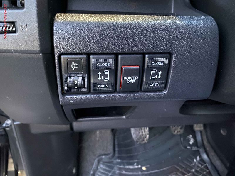 Mazda 5 (2010) 2.0d, AC, TZ - fotka 13 z 19