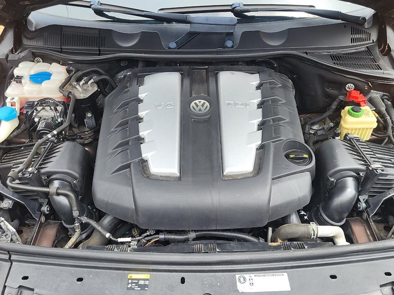 Volkswagen Touareg (2014) 4.2TDi V8 250KW*R-LINE*PANORAM - fotka 54 z 55
