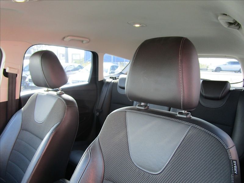 Ford Kuga 1.5 EcoBoost AWD, automat - fotka 15 z 42