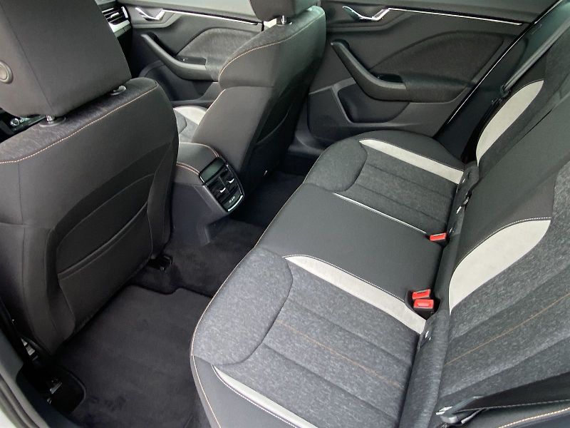 Škoda Scala (2020) 1.6 TDI Style Extra - fotka 7 z 34